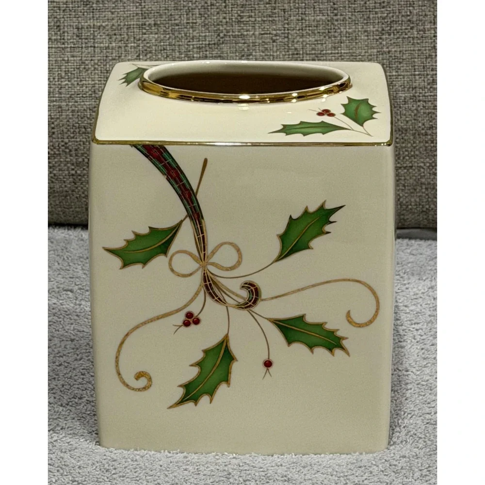 Lenox Holiday Nouveau Tissue Holder Ivory China Gold Trim Holly 6420186 NWT